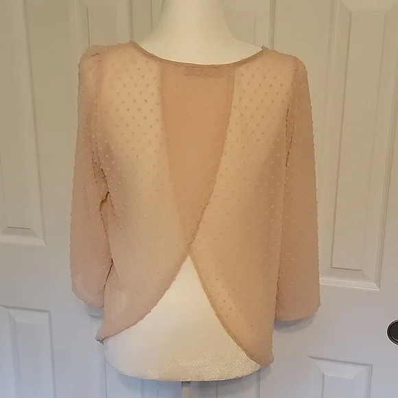 Beautiful light pinkish/cream blouse - Picture 2 of 5